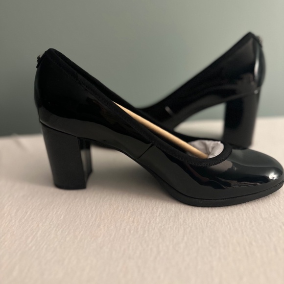 Anne Klein Chunky Heels - Picture 4 of 5